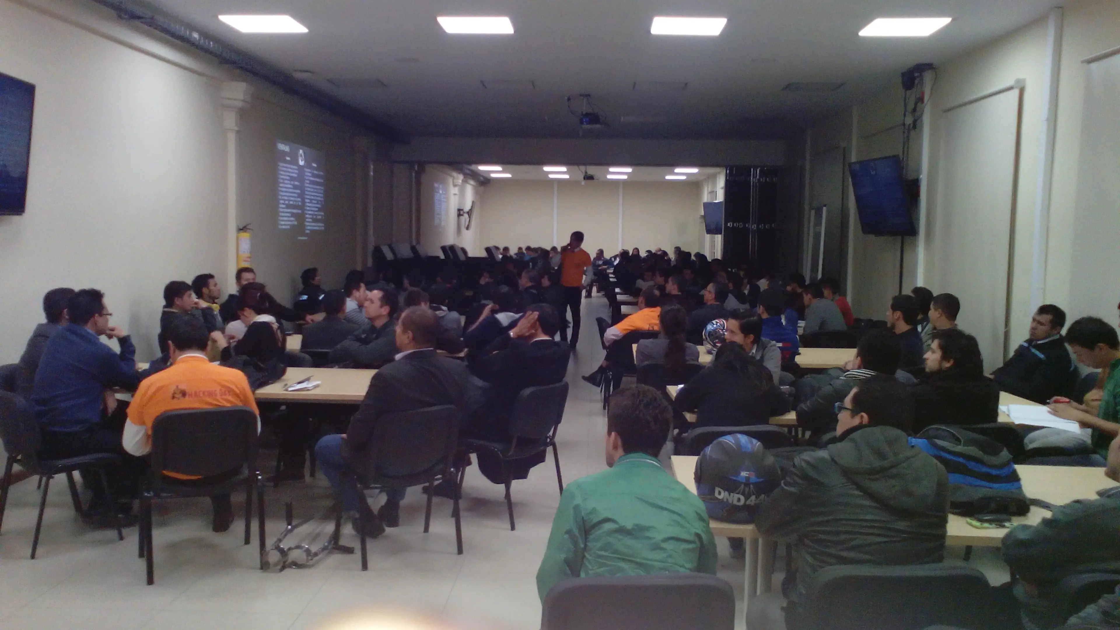 Hacking Day 2015 - Asegura tu red